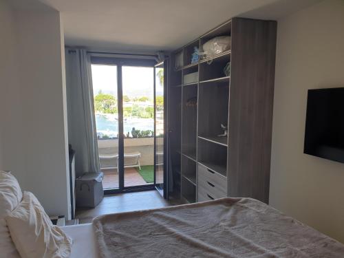 Magnifique 2 pièces vue port et mer Magnifique 2 pièces vue port et mer