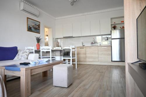 Konyha, Đuričić Apartmani (Đuricic Apartmani) in Budva