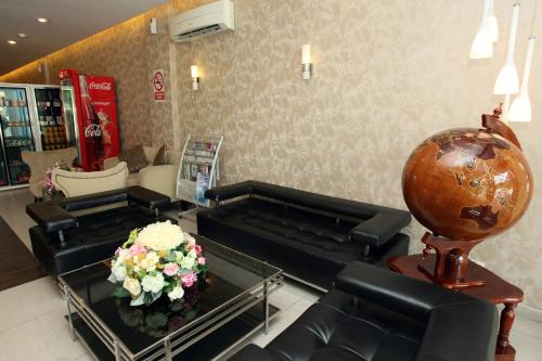 アップタウン インペリアル カジャン