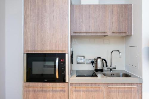 Staycity Aparthotels Birmingham Central Newhall Square - image 2