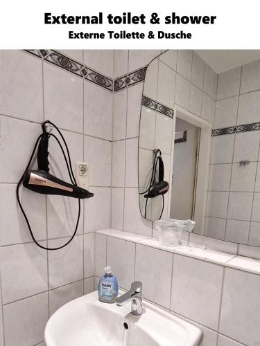 Single Room with Shared Bathroom