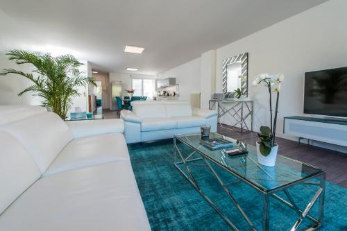 . Suites Mana - Le Manaloft, Chic et moderne avec salle privée de Fitness en plein centre-ville de Rethel