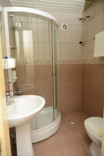 Room, family, 3 beds
