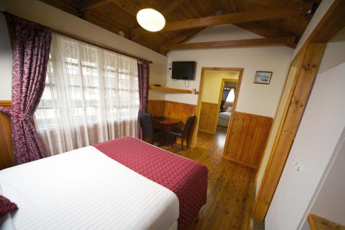 Sanctuary House Resort Motel