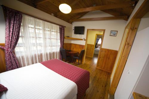 Sanctuary House Resort Motel Sanctuary House Resort Motel is a popular choice amongst travelers in Yarra Valley, whether exploring or just passing through. The property has everything you need for a comfortable stay. Service-mind