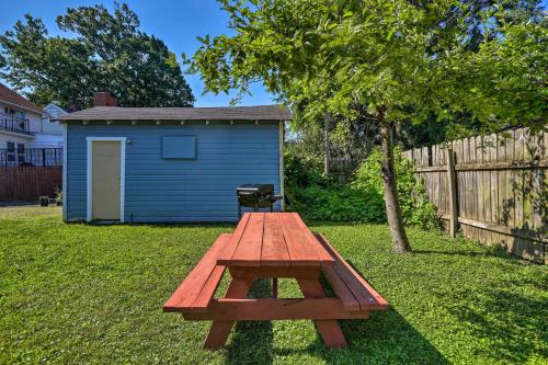 Lorain Lake Cottage Less Than 1 Mi to Lake Erie Fun!