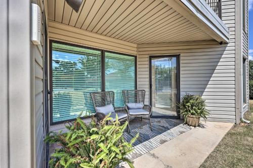 Hot Springs Condo with Pool and Lake Hamilton Access in Lake Hamilton, USA