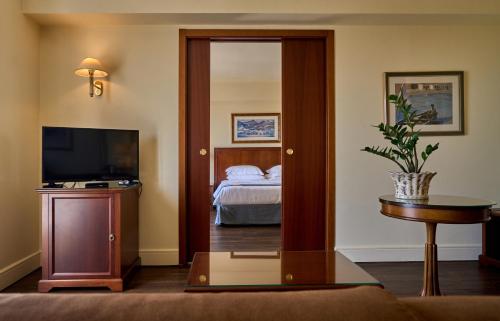 Volos Palace - image 13