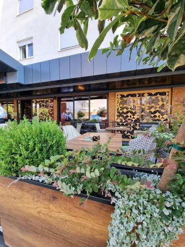 Riverside Apartment Riverside Apartment