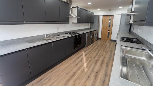 Impeccable 1-Bed Studio in Birmingham, Birmingham (photo 9)