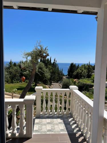 บริการและสิ่งอำนวยความสะดวก, Essos Villas in วลอรา