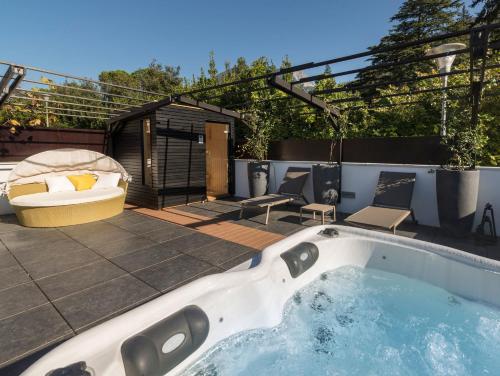 Merangardenvilla adults only 5