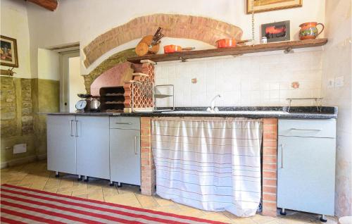 Lovely Apartment In Chianni With Kitchenette