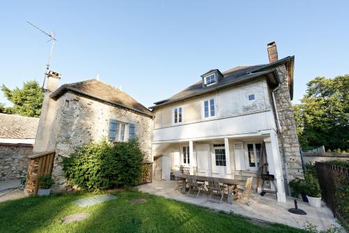 Maison du Passeur du XVIII siècle Authenticité et Confort avec Jardin et SPA pour un séjour de qualité