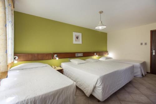 Quadruple Room image 2