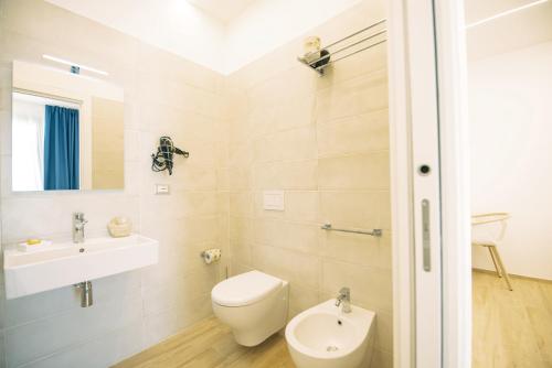 Deluxe Room image 2