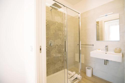 Deluxe Room image 1