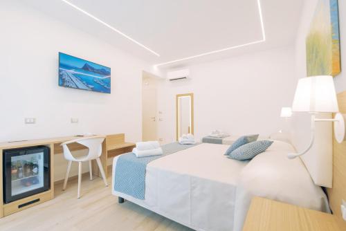 Standard Triple Room image 4