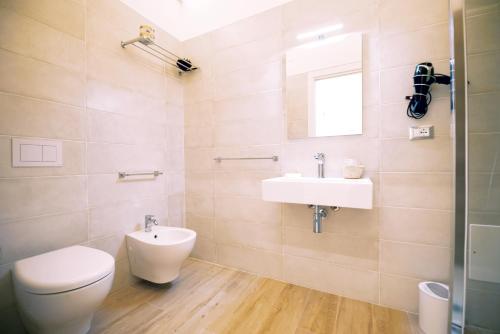 Standard Triple Room image 2