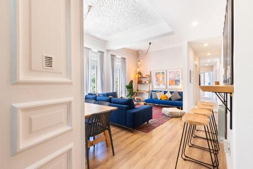 Bright City Center, 10m from subway, 6 rooms, up to 20 PPL gîte à louer Jardim Constantino