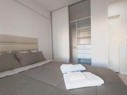 One-Bedroom Apartment image 4