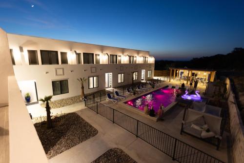 View, The Bentley Hotel on 290 in Johnson City (TX)