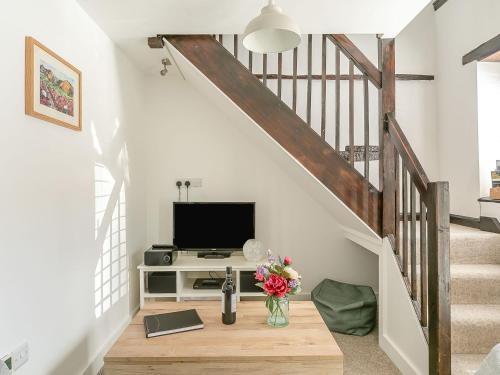2 Bank Farm Mews - image 7