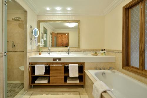 Deluxe Family Suite