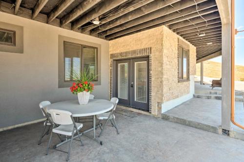 Spacious Tooele Unit with Sprawling Mtn Views! in ทูเอล (UT)