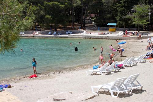 Apartments by the sea Mali Losinj (Losinj) - 8001