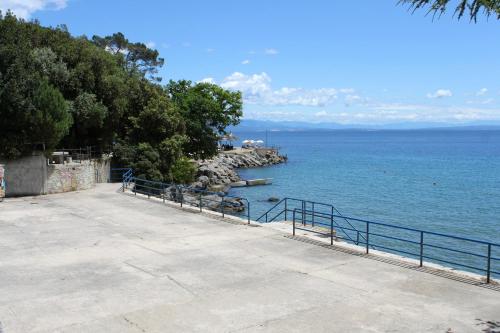 Apartments with a parking space Opatija - 7857