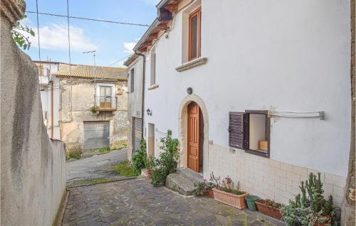  1 Bedroom Amazing Apartment In Zambrone in Zambrone