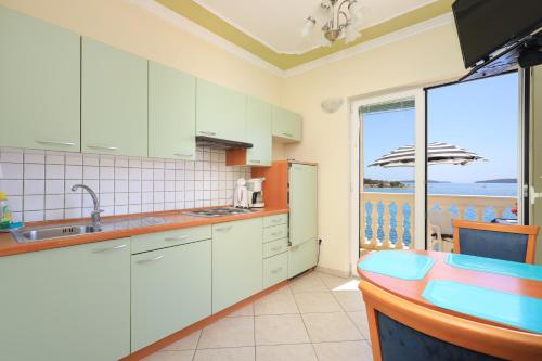 Apartment Brodarica 15270b - image 6