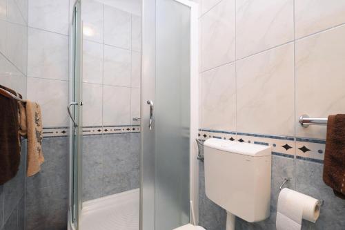 Apartment Brodarica 15270c - image 9