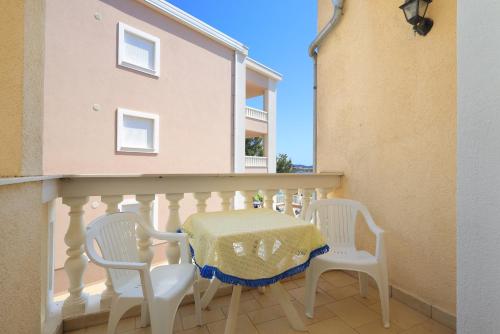 Apartment Brodarica 15270c - image 5