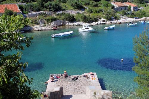 Apartments and rooms with parking space Mali Losinj (Losinj) - 2495