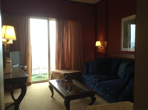 Park Hotel - image 8