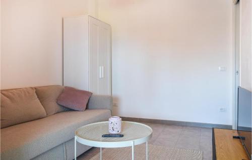  Gorgeous Apartment In Briatico With Kitchen in Briatico