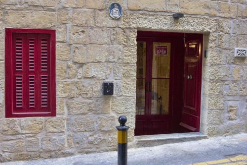 Entrada, Dormitory shared hostel by Vallettastay in Valletta