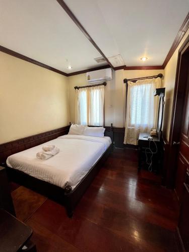 Double Room image 4