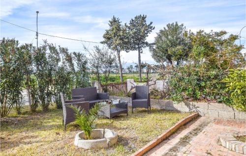  2 Bedroom Cozy Apartment In Botricello in Botricello