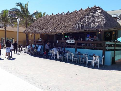 Hollywood Broadwalk Oceanside Hotel - 레스토랑