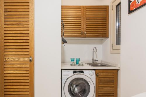 Neat Kolonaki Apartment Athens City Centre - NV8 - image 10