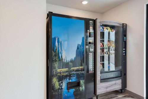 WoodSpring Suites Meridian - image 9