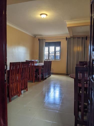 Εστιατόριο, Kasenene Legacy Hotel in Φορτ Πόρταλ