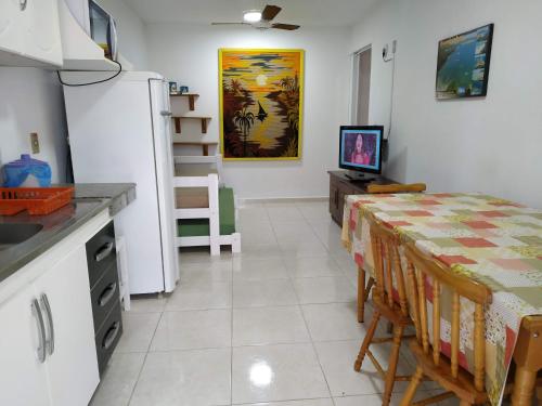 ห้องส่วนกลางสำหรับนั่งเล่น/ดูทีวี, Residencial Praia Bombas in บอมบาส
