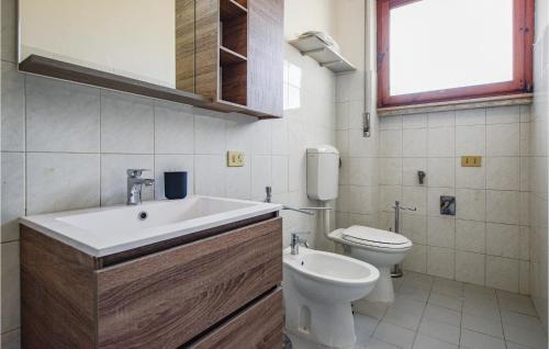Cozy Apartment In Viareggio With Wifi - image 5
