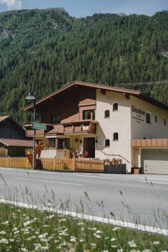 Birkenheim, Unterkunft in Sankt Leonhard im Pitztal