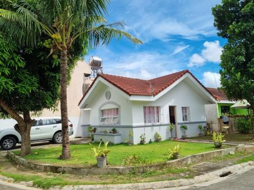 Cozy 3-bedroom townhouse with free parking, Oton (photo 2)