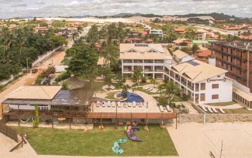 Windtown Beach Hotel - 숙소 외관